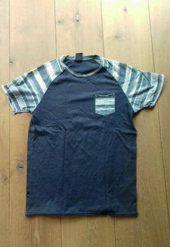 T-shirt van Refill. Maat M, Kleding | Dames, Maat 38/40 (M), Blauw, Ophalen of Verzenden, Zo goed als nieuw