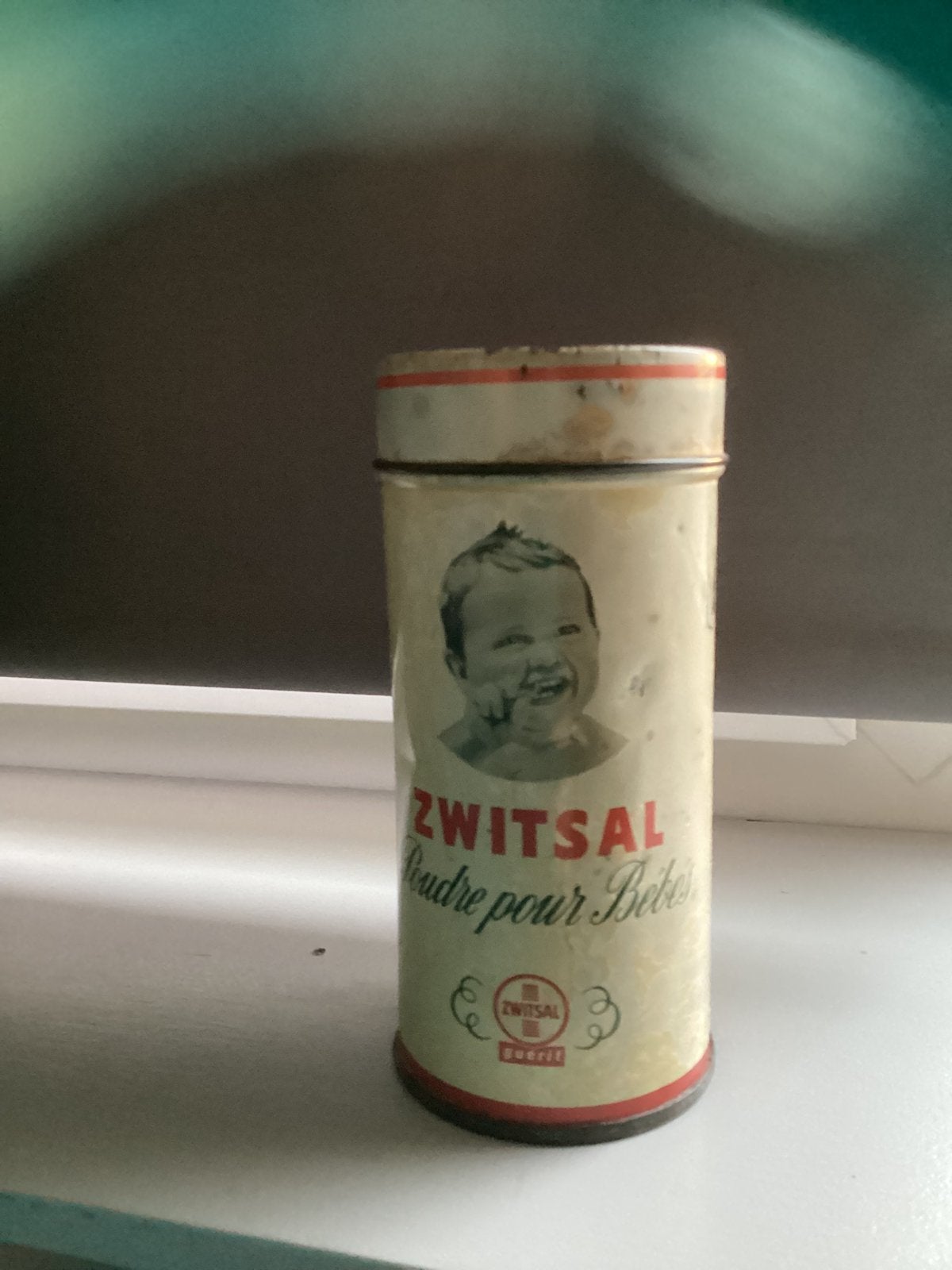 Brocante, Zwitsal navul blikje baby poeder. H 12,5 cm., Ophalen of Verzenden