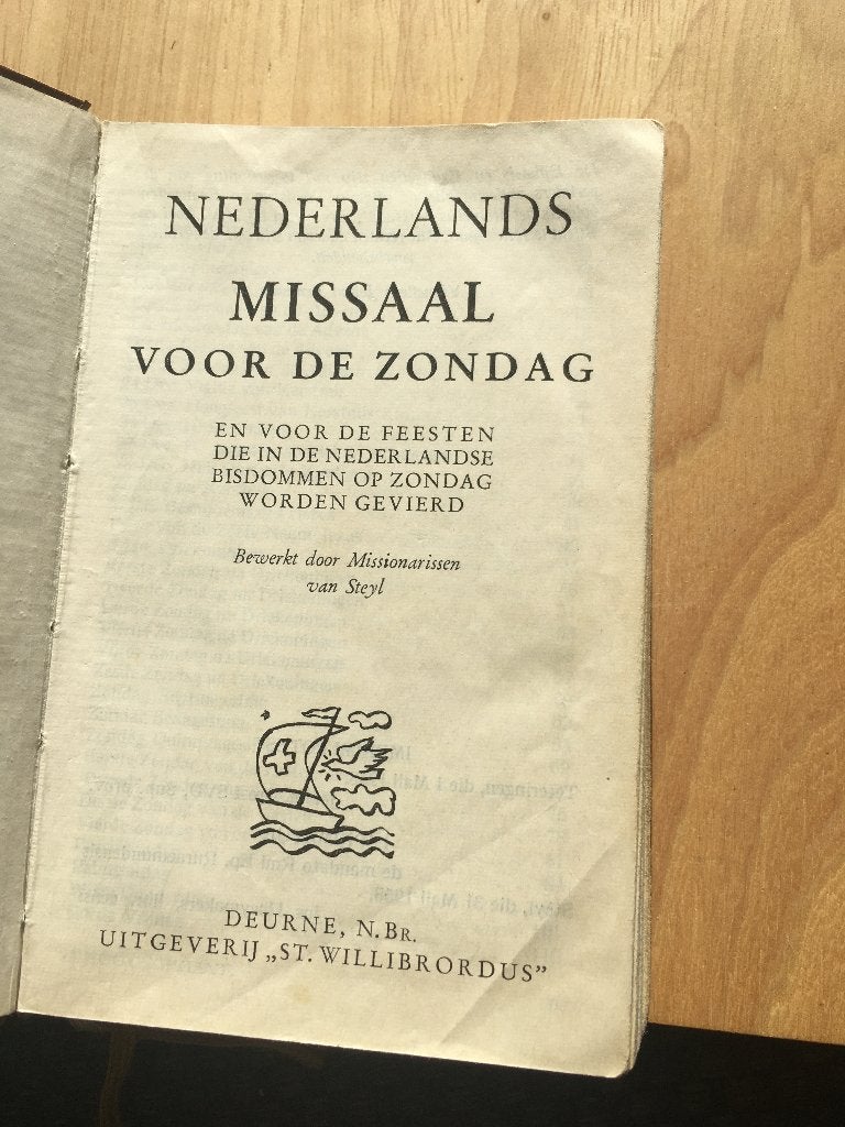 nederlands missaal voor de zondag 446 bladzijdes, Christendom | Katholiek, Ophalen of Verzenden, Onbekend, Gelezen