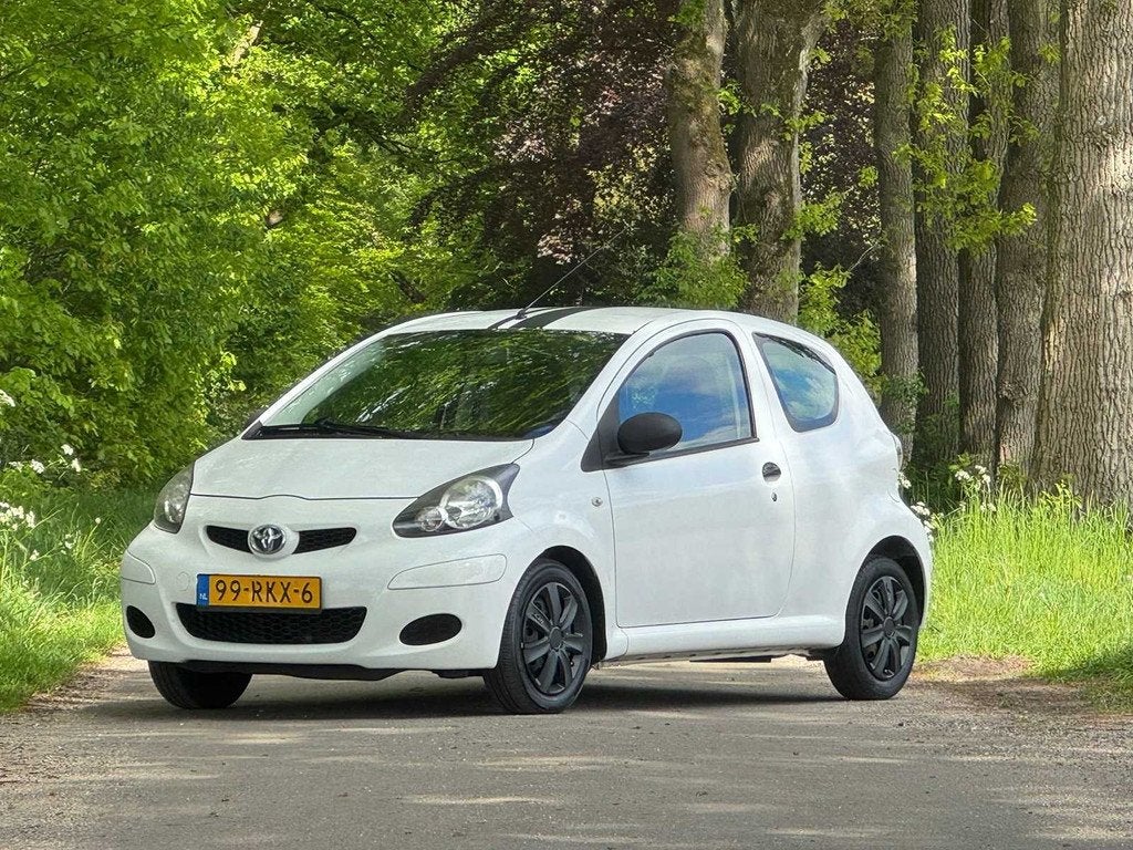 Toyota - 2011 - Aygo - 1.0-12V Now - 99-RKX-6 - Personenauto, Voorwielaandrijving, Euro 5, Gebruikt, 4 stoelen