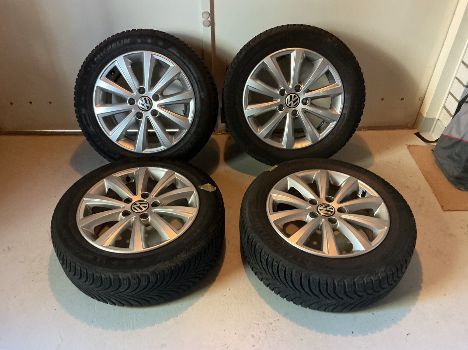 Volkswagen Golf 5/6/7 Porto velgen met Michelin winterbanden, Gebruikt, 16 inch, Banden en Velgen, Personenwagen