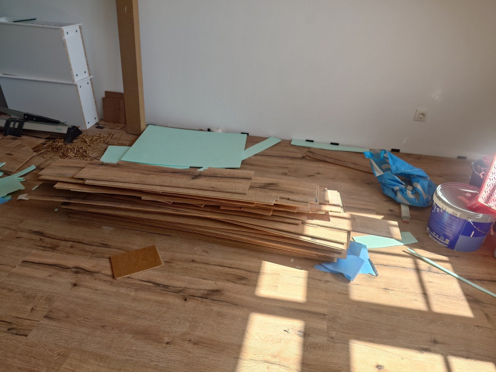 Ikea Tundra laminaat donker eiken, Ophalen, Gebruikt, 50 tot 150 cm, Minder dan 5 m²