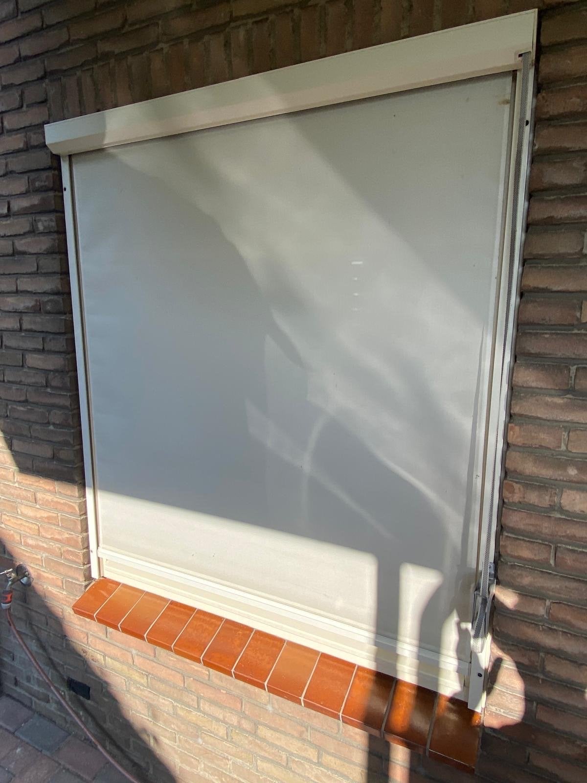 Screen zonwering B: 131,5 cm x H:149cm incl rail & behuizing, Tuin en Terras, Ophalen, Gebruikt, Minder dan 250 cm, Minder dan 150 cm