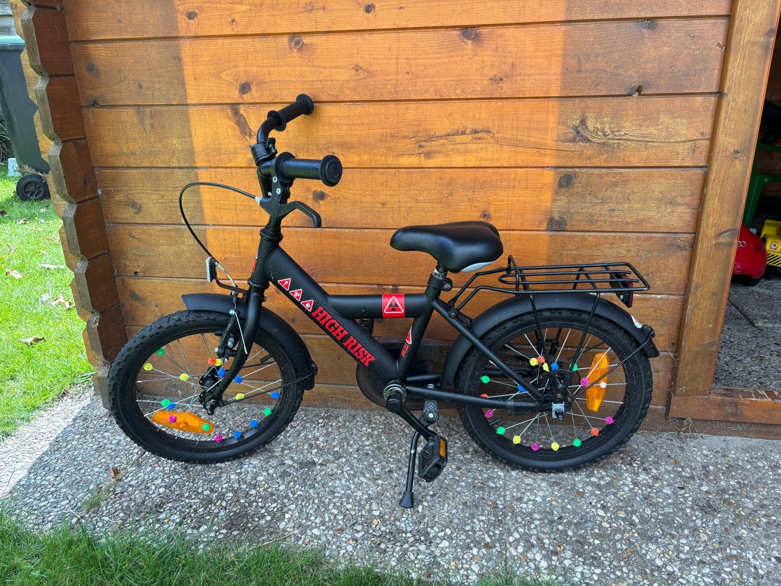 Kinderfiets 16 inch - Zwart met bagagedrager, Ophalen, Gebruikt, Velgrem, 16 tot 20 inch