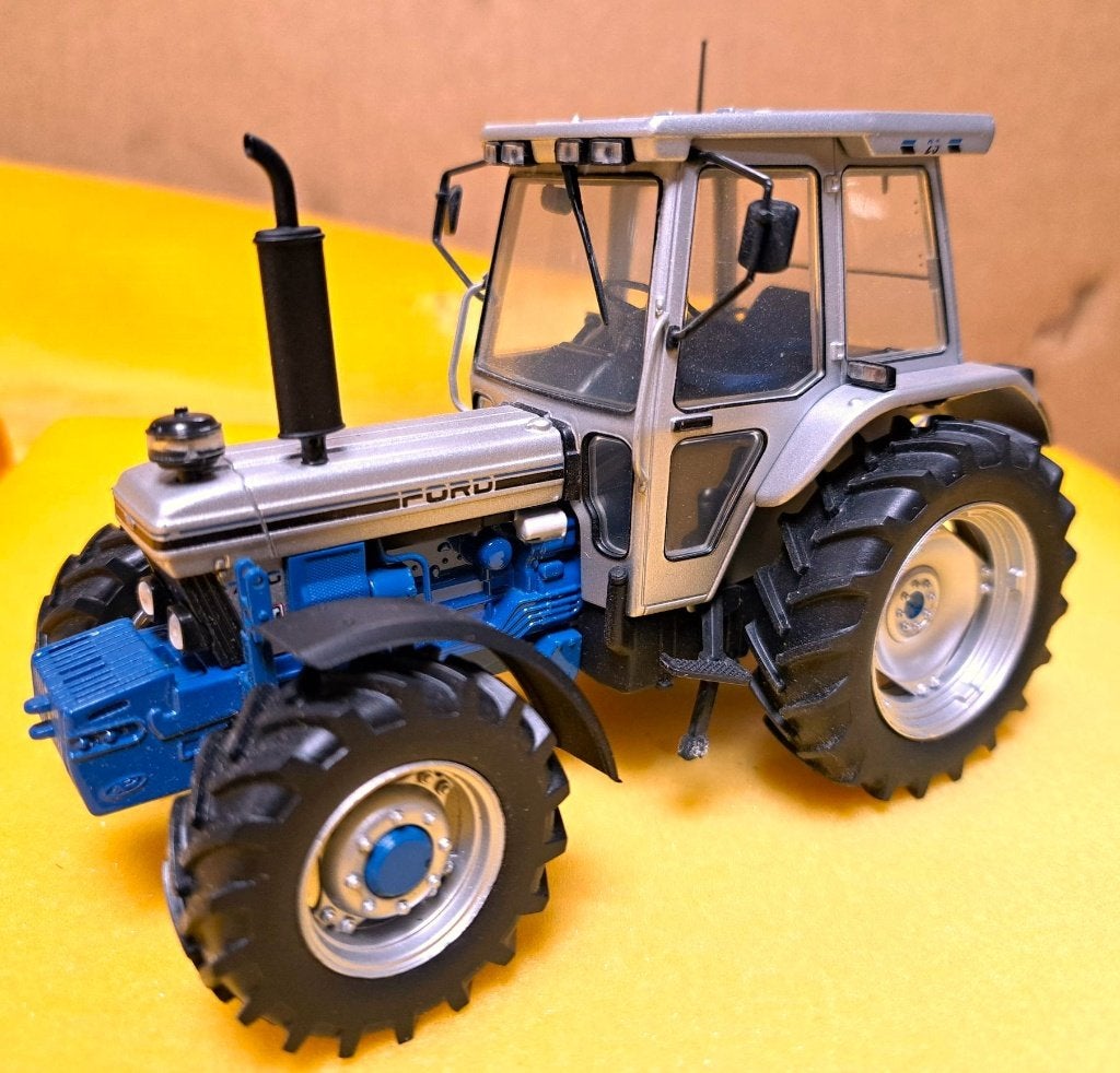 Ford 7810 4WD Tractor Universal Hobbies UH 1:32 zonder doos, Ophalen of Verzenden, Gebruikt, Tractor of Landbouw, Universal Hobbies