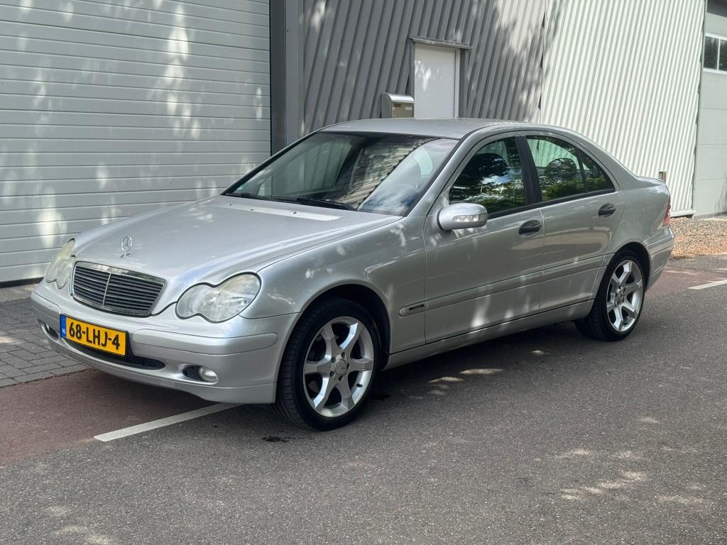 Mercedes-Benz C-Klasse 180 K. Amice (bj 2003), Gebruikt, 1796 cc, Handgeschakeld, Sedan
