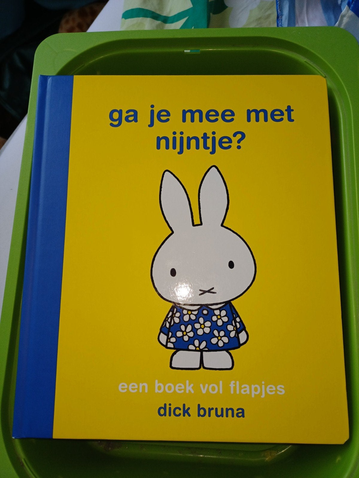 Ga je mee met nijntje? - Een boek vol flapjes, Ophalen of Verzenden, Zo goed als nieuw, Dick Bruna, Uitklap-, Voel- of Ontdekboek
