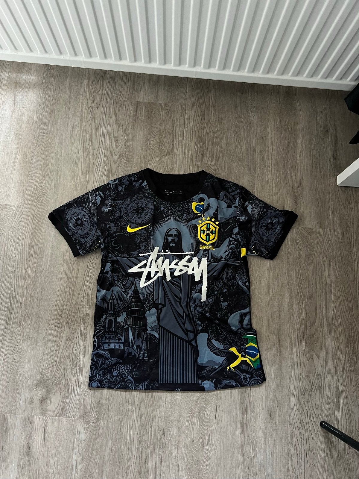 Stussy x Nike x Brazil voetbalshirt - Uniek design, Maat XS of kleiner, Ophalen of Verzenden, Nieuw, Shirt