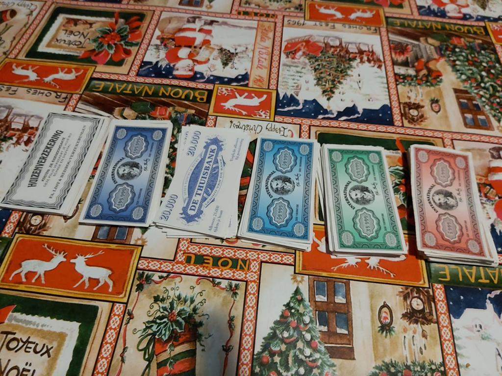 Onderdelen. Speelgeld Van Een Spel., Ophalen of Verzenden, Zo goed als nieuw