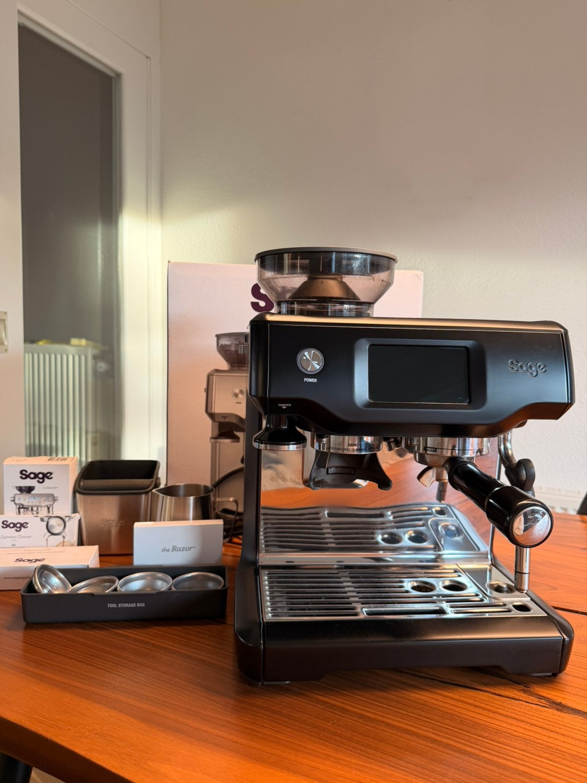 Sage Barista Touch - espressomachine met accessoires, Afneembaar waterreservoir, Gebruikt, Espresso apparaat, 10 kopjes of meer