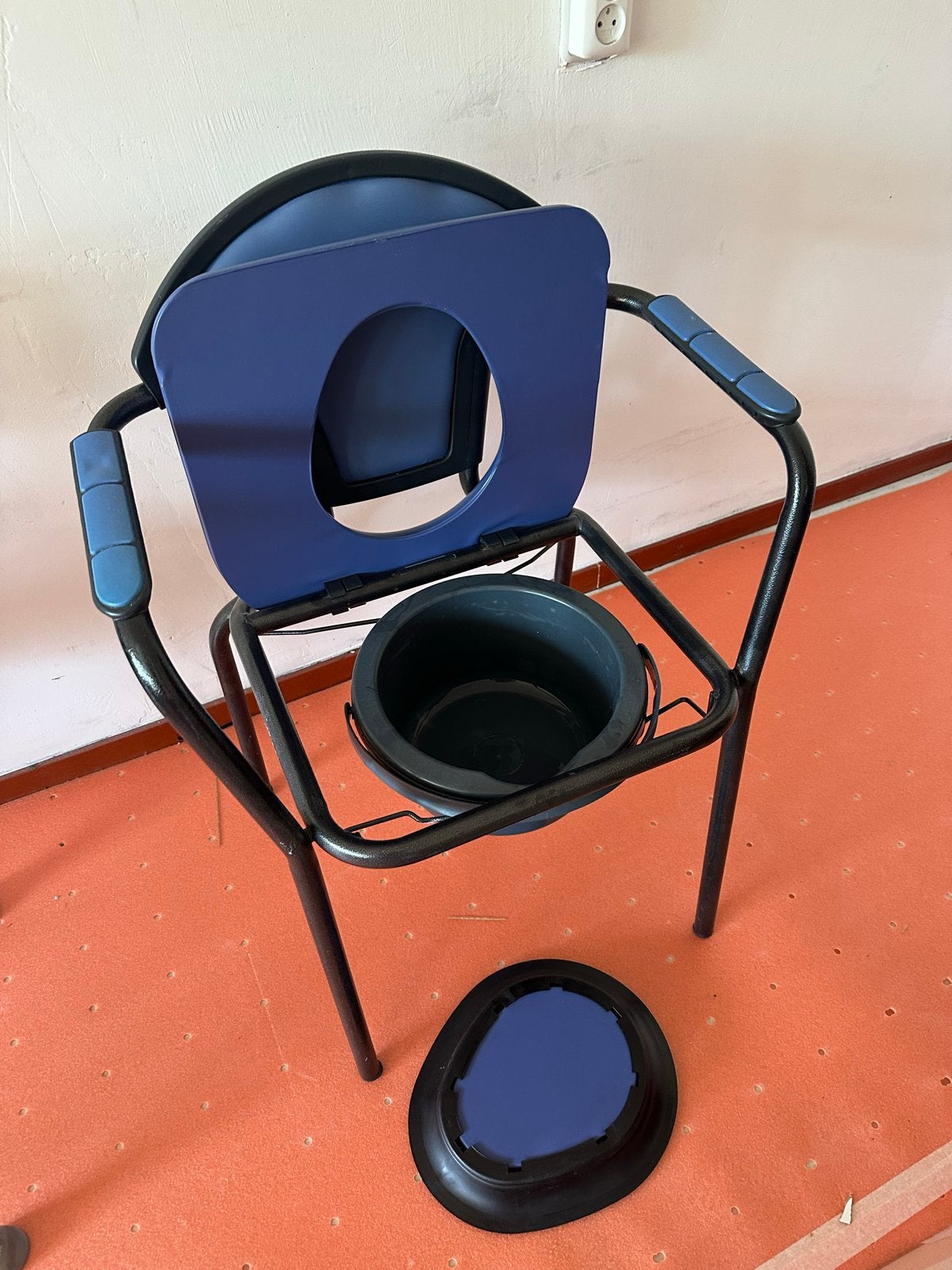 Blauwe praktische Postoel voor hulp bij toiletgang, Ophalen, Zo goed als nieuw