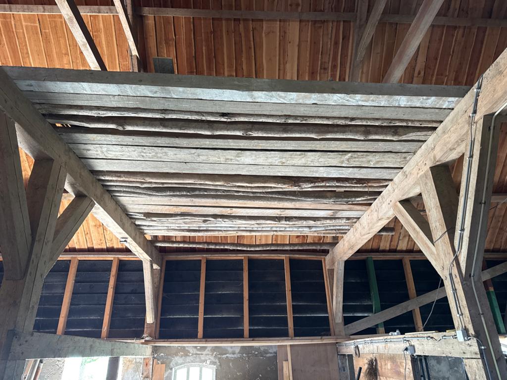 Robuuste houten balken, planken en boomstammen., Ophalen, Gebruikt, Eiken, Balk