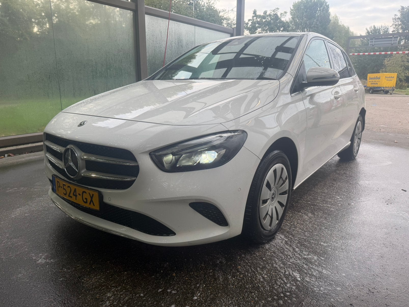 B-Klasse B200 diesel 2022 FACELIFT - Dealer onderhouden!, Auto's, Euro 6, 4 cilinders, Leder en Stof, Origineel Nederlands