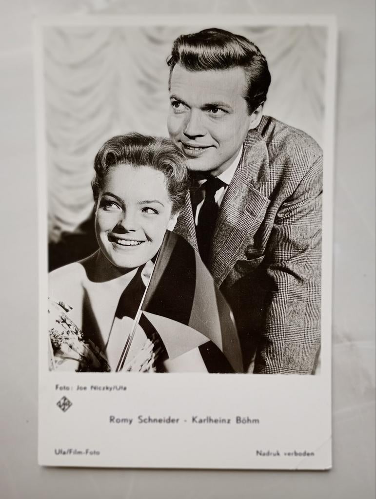 Romy Schneider en Karl Heinz Bohm, Verzamelen, Ansichtkaarten | Themakaarten, Ophalen of Verzenden
