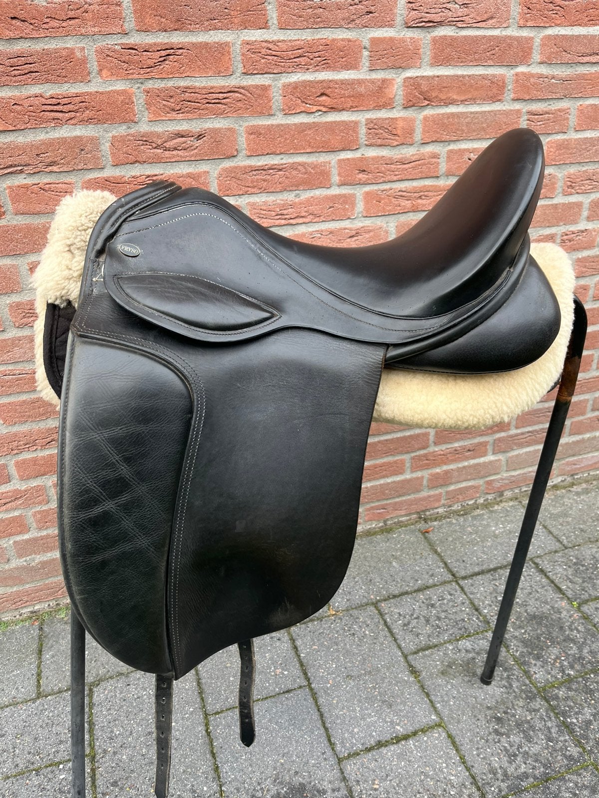 Fryso 18 inch fit 4, Fryso, Dressuur, Kniewrongen, Diepe zit