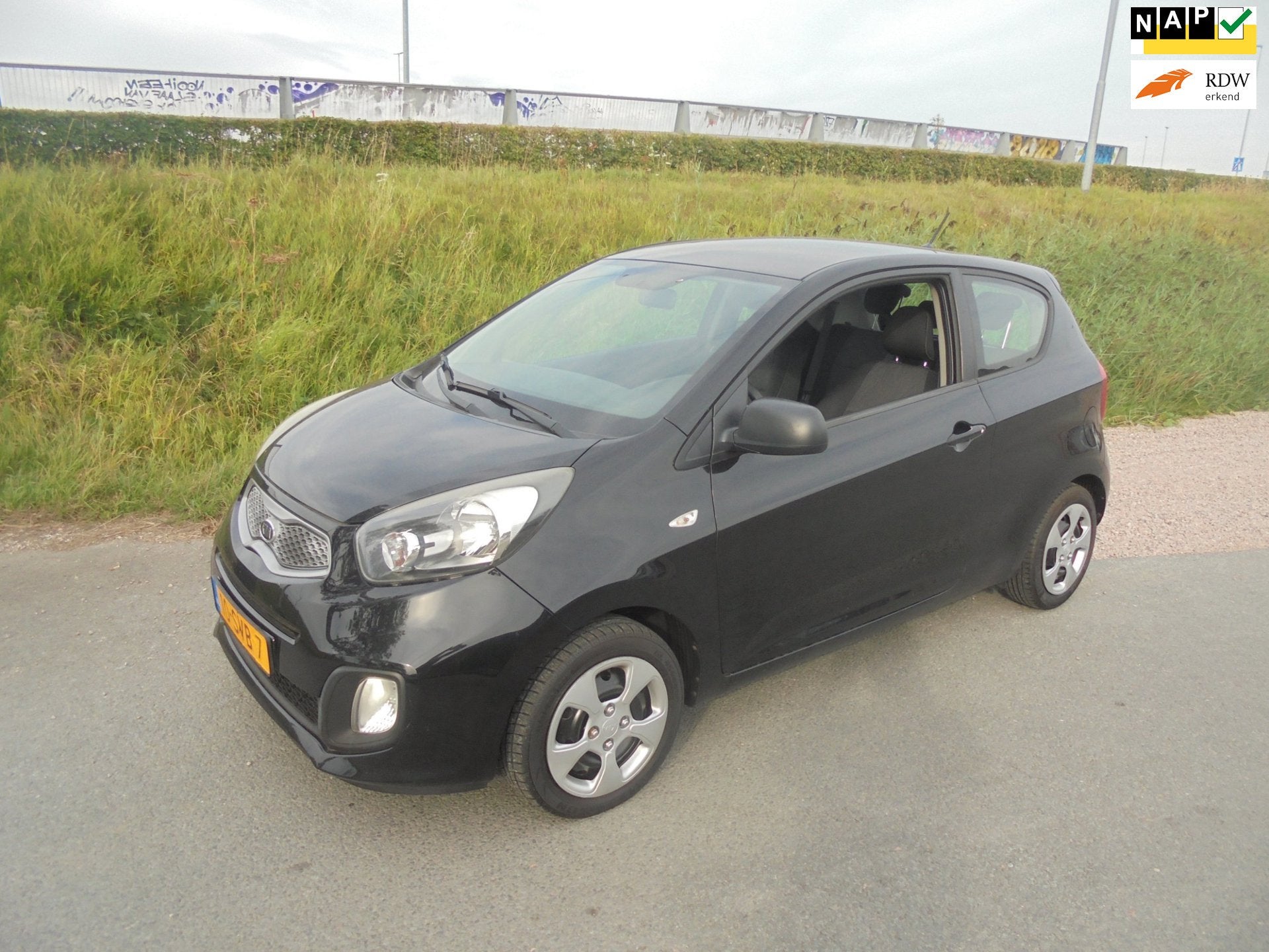 Kia Picanto Kia picanto 1.0 benzine 3 deurs, Auto's, Voorwielaandrijving, Euro 5, Gebruikt, 400 kg