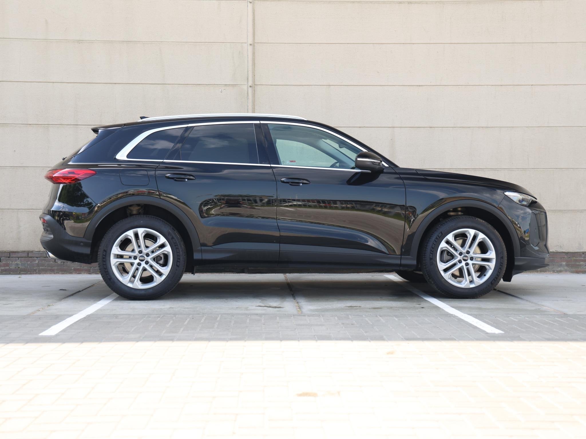 Audi Q5 40 TFSI 204 pk Advanced edition | Camera | Sportstoe, Auto's, Stof, Gebruikt, 4 cilinders, Zwart