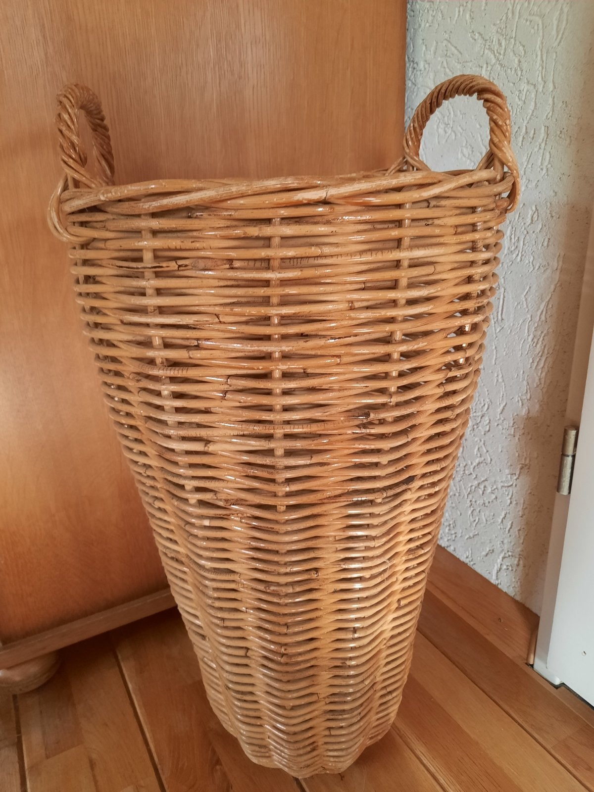 Mooie rieten mand voor paraplu's of decoratie, Ophalen, Natuurlijk materiaal, Bruin, Landelijk