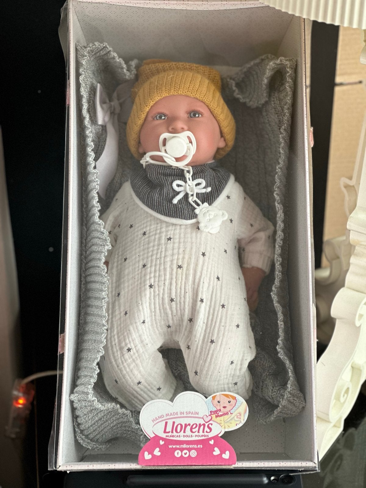Llorens Babypop 42cm - Huilt en zegt papa/mama, Ophalen of Verzenden, Nieuw, Babypop