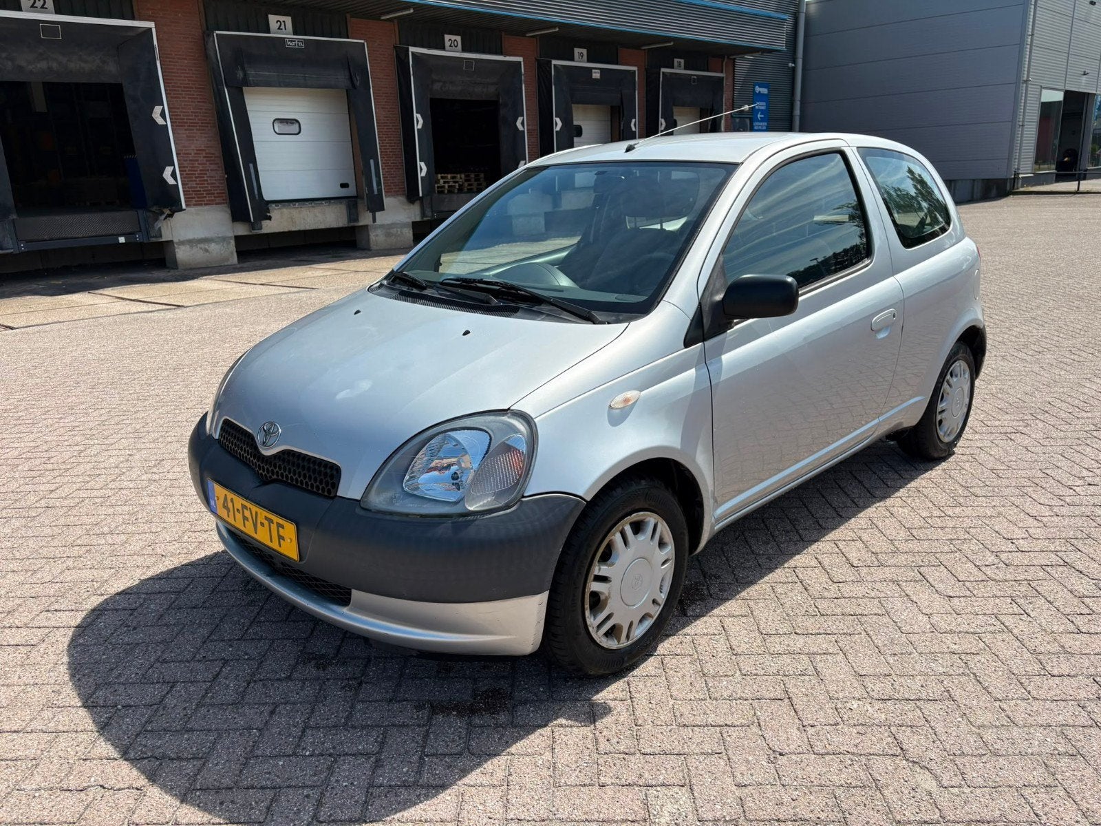 Toyota Yaris 1.0 16V 3DR 2000 Grijs, Auto's, Toyota, Particulier, Yaris, ABS, Benzine, Hatchback, Handgeschakeld, Origineel Nederlands