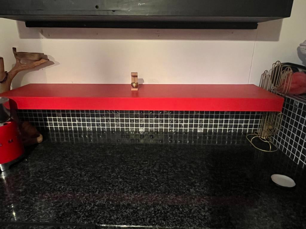 Rode zwevende plank van IKEA, Doe-het-zelf en Verbouw, Hout en Planken, Minder dan 25 mm, Ophalen of Verzenden, Zo goed als nieuw