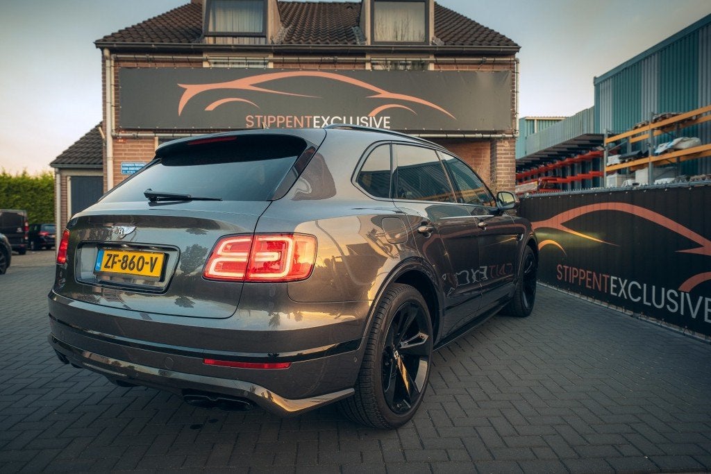 Bentley BENTAYGA 4.0 V8 Pano, nightvision, softclose, tourin, Auto's, Automaat, Bentayga, Gebruikt, Bedrijf