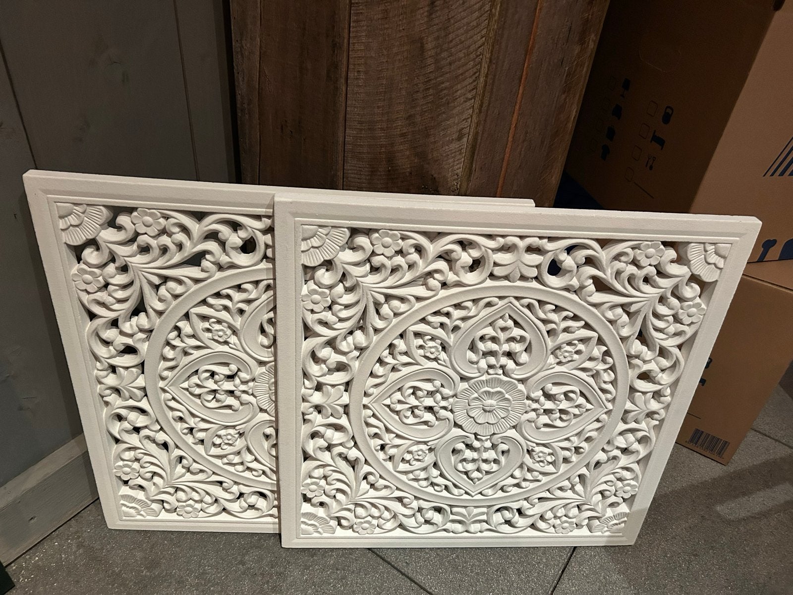 Set van 2 Witte Houten Wandpanelen met Bloemmotief, Huis en Inrichting, Oosters, Hout, Ophalen of Verzenden, Zo goed als nieuw