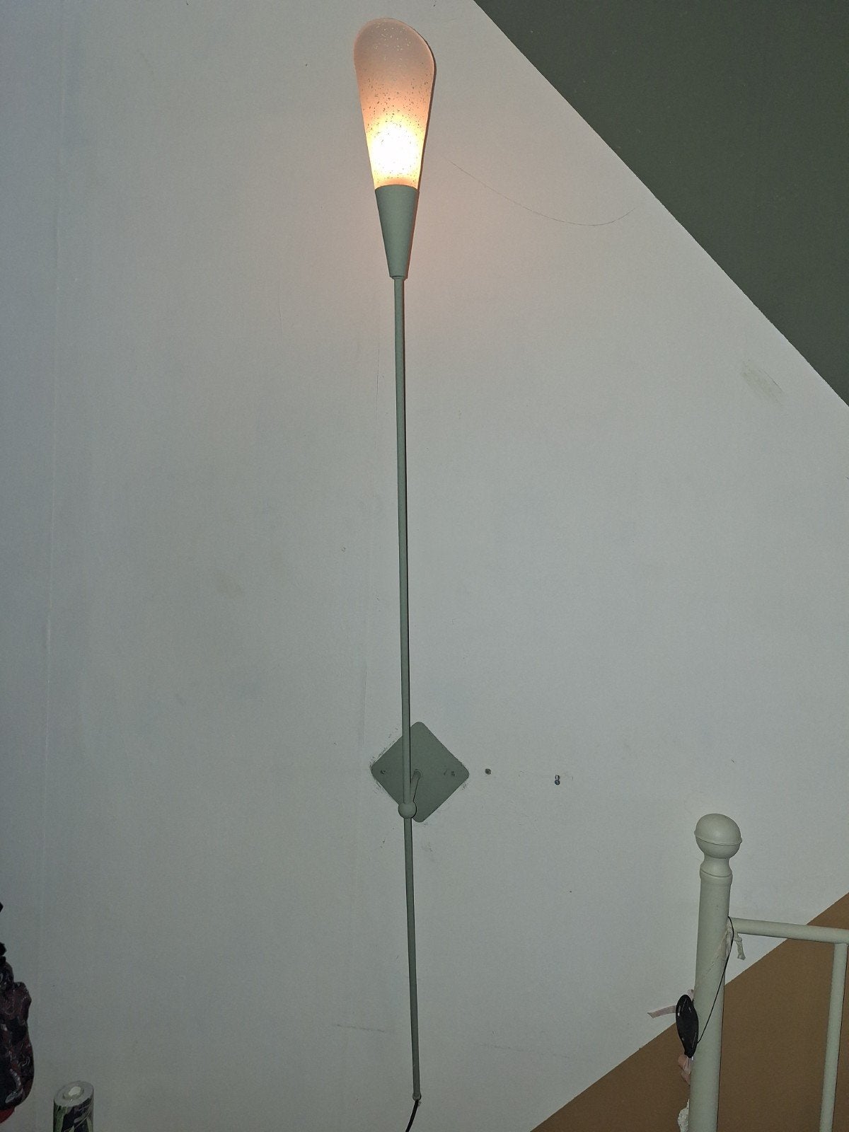 2xSpeerlampen 1.50 hoog
1.50 hoog
Met heel lang snoer 2.70 m, Ophalen, Metaal, Wandlamp