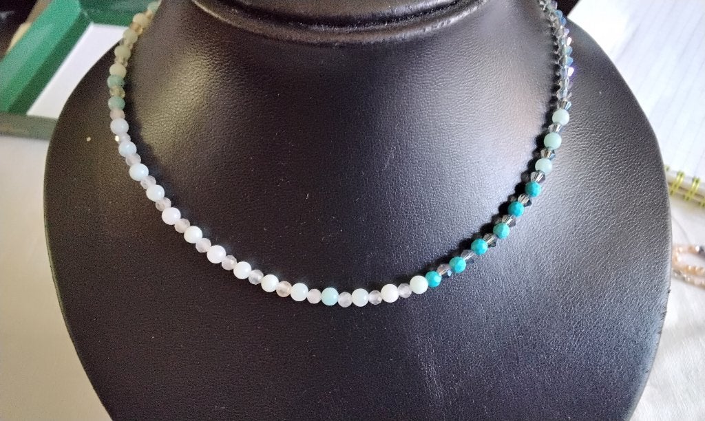 Bloedmooie ketting Stralende steentjes 3mm Blauw, Ophalen of Verzenden, Nieuw, Blauw, Overige materialen