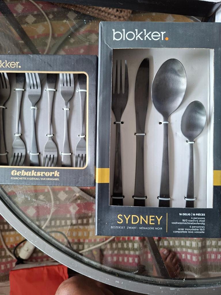 Blokker Sydney Bestekset Zwart - 16-delig en Gebaksvorken, Huis en Inrichting, Ophalen of Verzenden