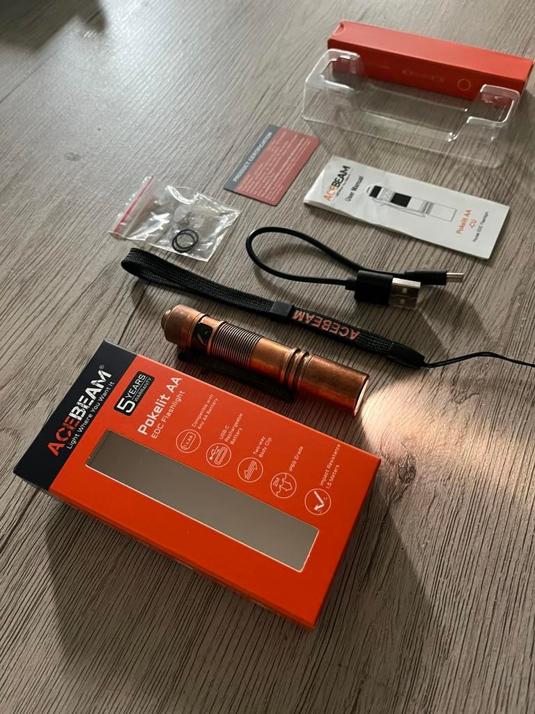 Acebeam Pokelit AA copper - Professionele zaklamp, Ophalen of Verzenden, Nieuw, Batterij