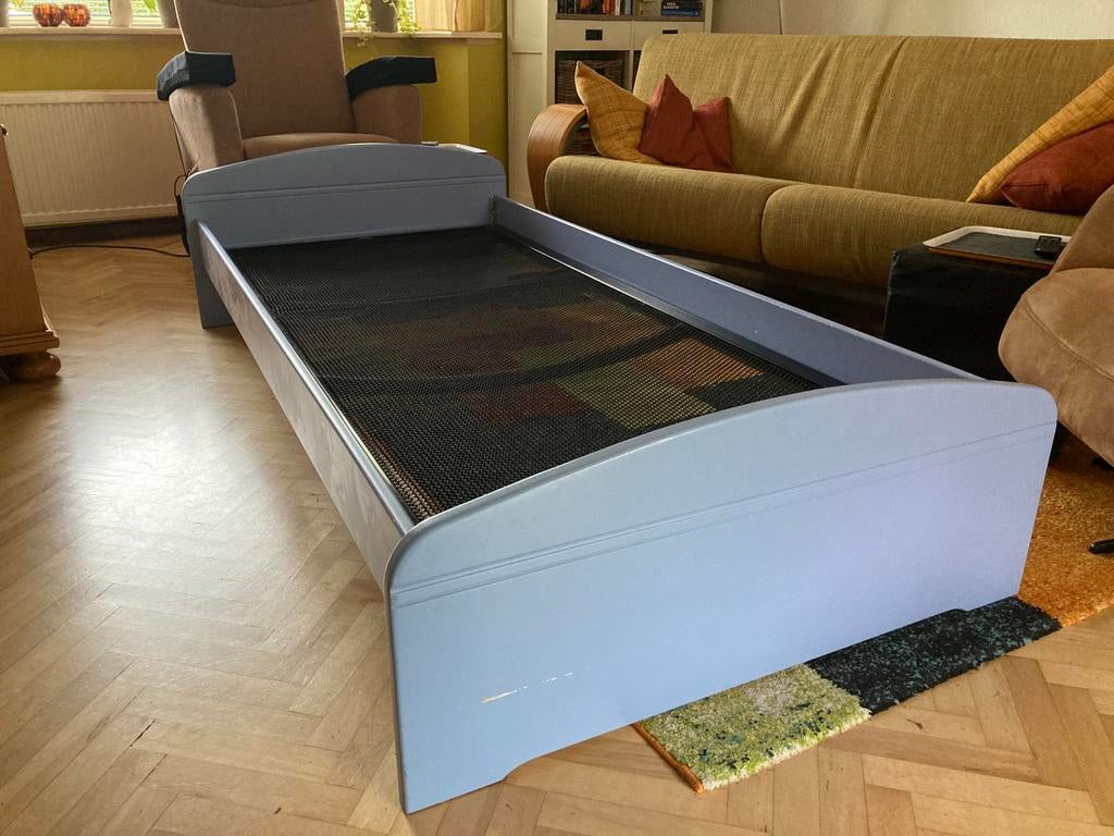 Degelijk houten bed 90x200, Huis en Inrichting, Slaapkamer | Bedden, Ophalen, Gebruikt, 90 cm, 200 cm