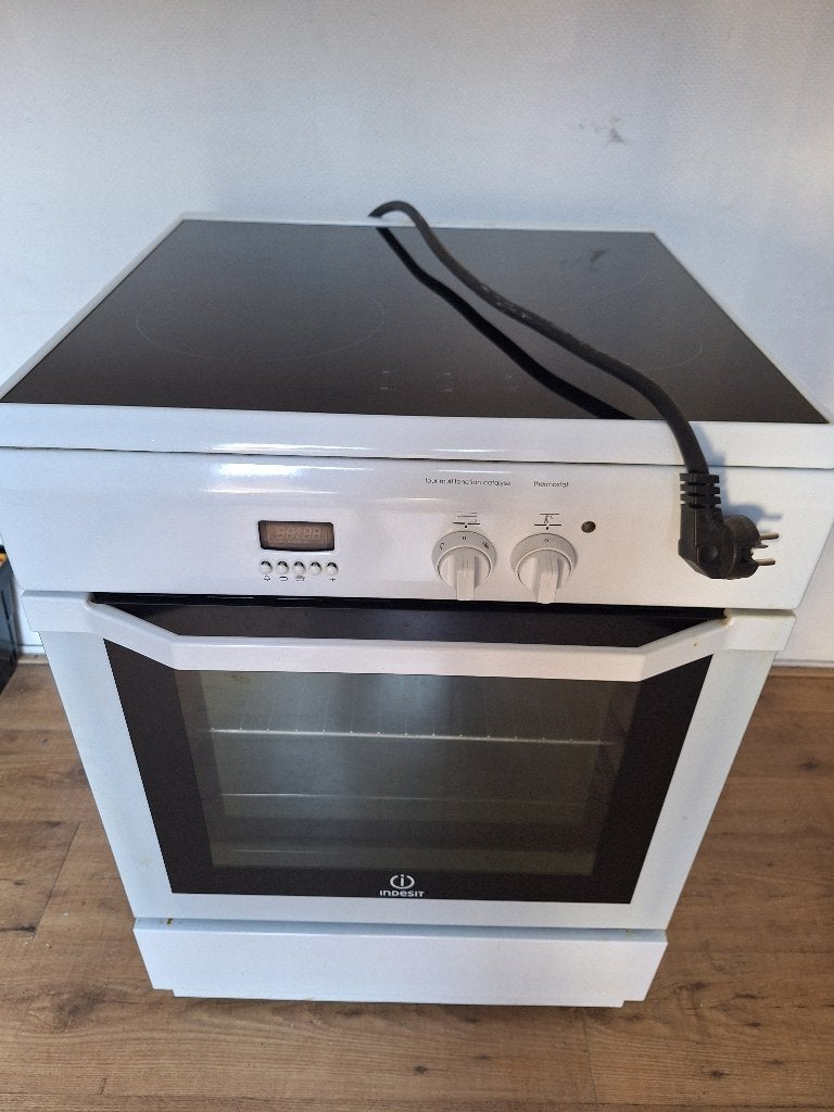 Indesit inductie fornuis, Ophalen, Hete lucht, 60 cm of meer, 4 kookzones