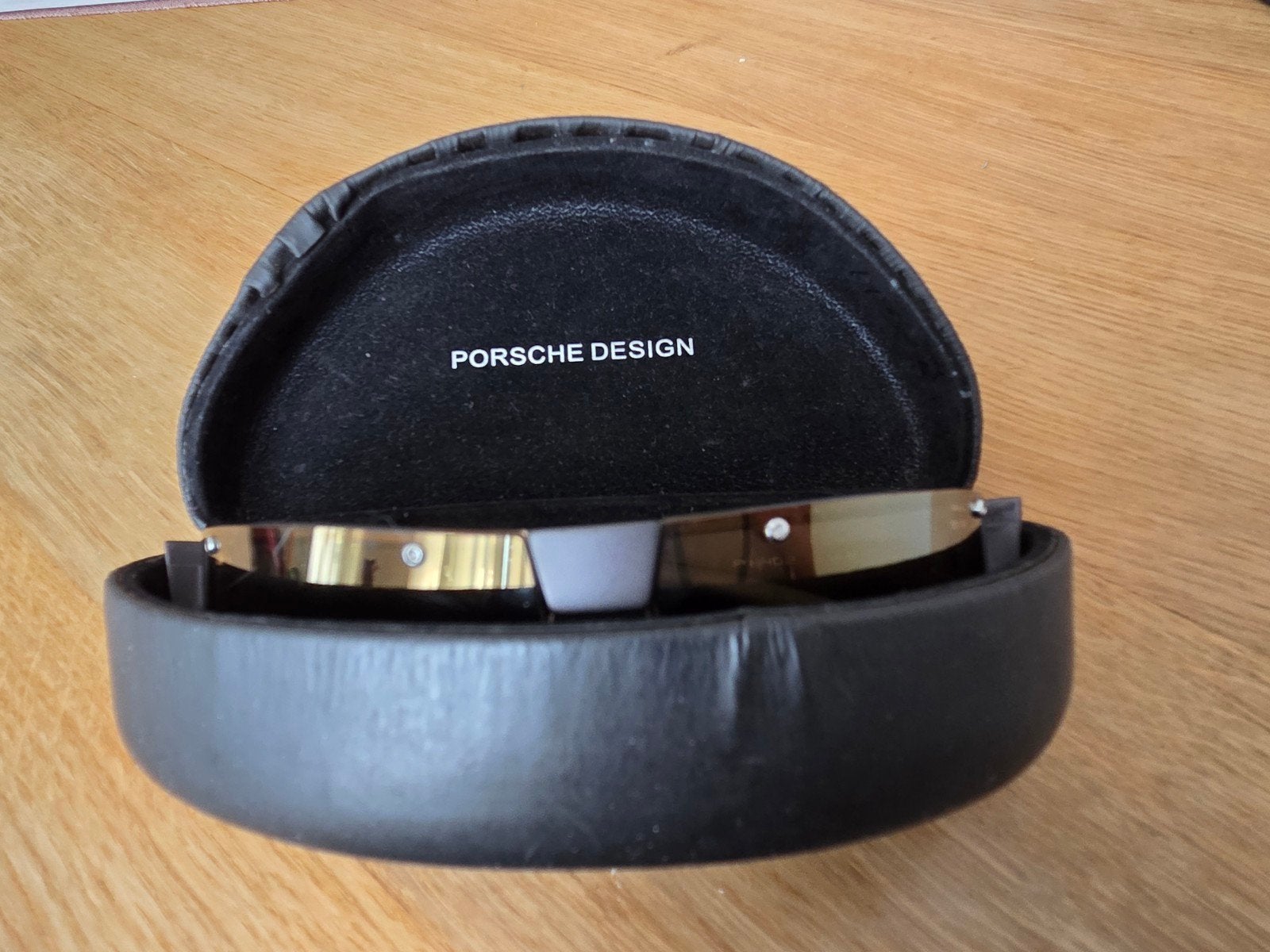 Porsche Design Zonnebril met etui, Sieraden, Tassen en Uiterlijk, Zonnebrillen en Brillen | Heren, Gebruikt, Zonnebril, Zwart