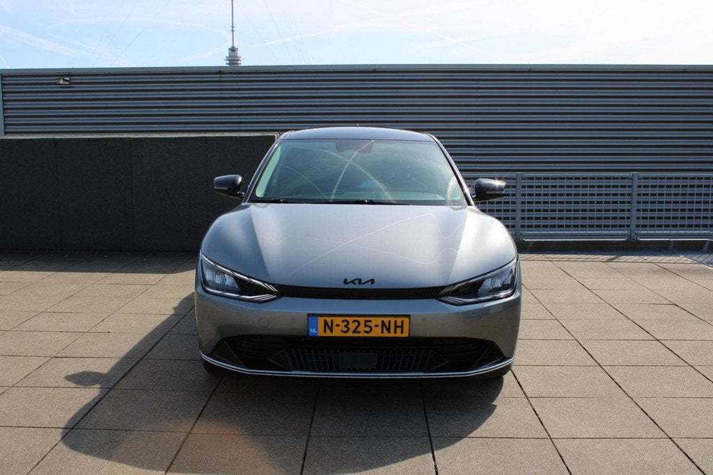 Kia EV6 Plus 77.4 kWh Navigatie / stuur + stoel verwaming /, Auto's, Kia, 228 pk, Achterwielaandrijving, Gebruikt, Origineel Nederlands