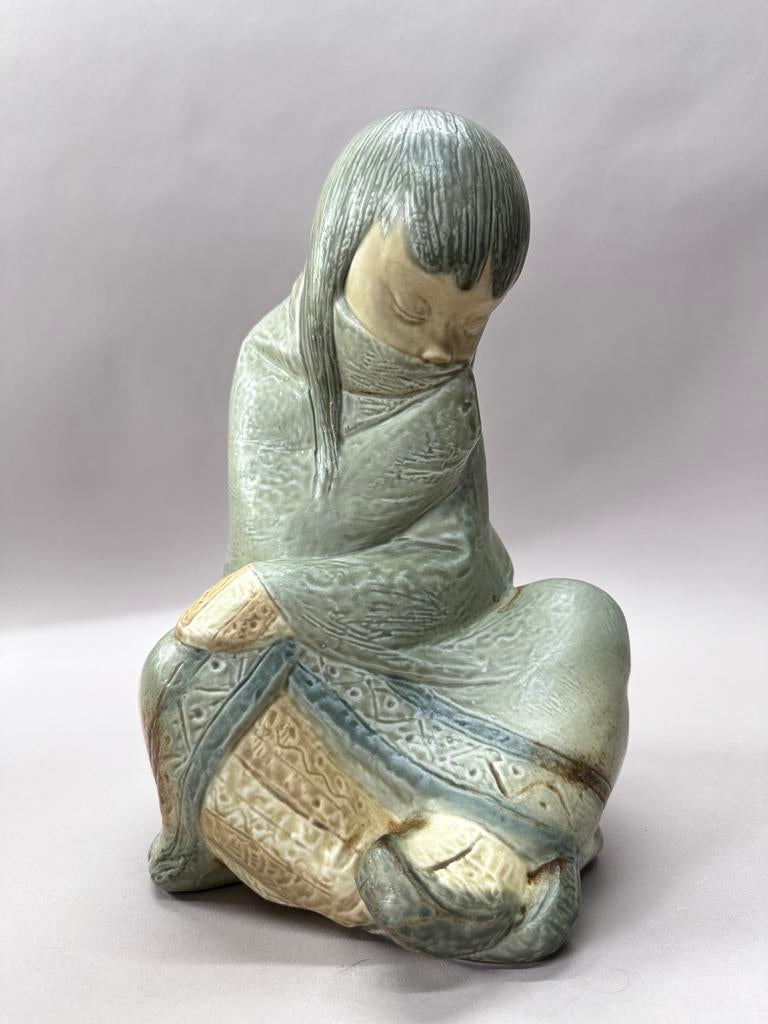 Groot Lladró porselein figuur Eskimo Girl Juan Huerta Spanje, Ophalen of Verzenden, Zo goed als nieuw, Mens