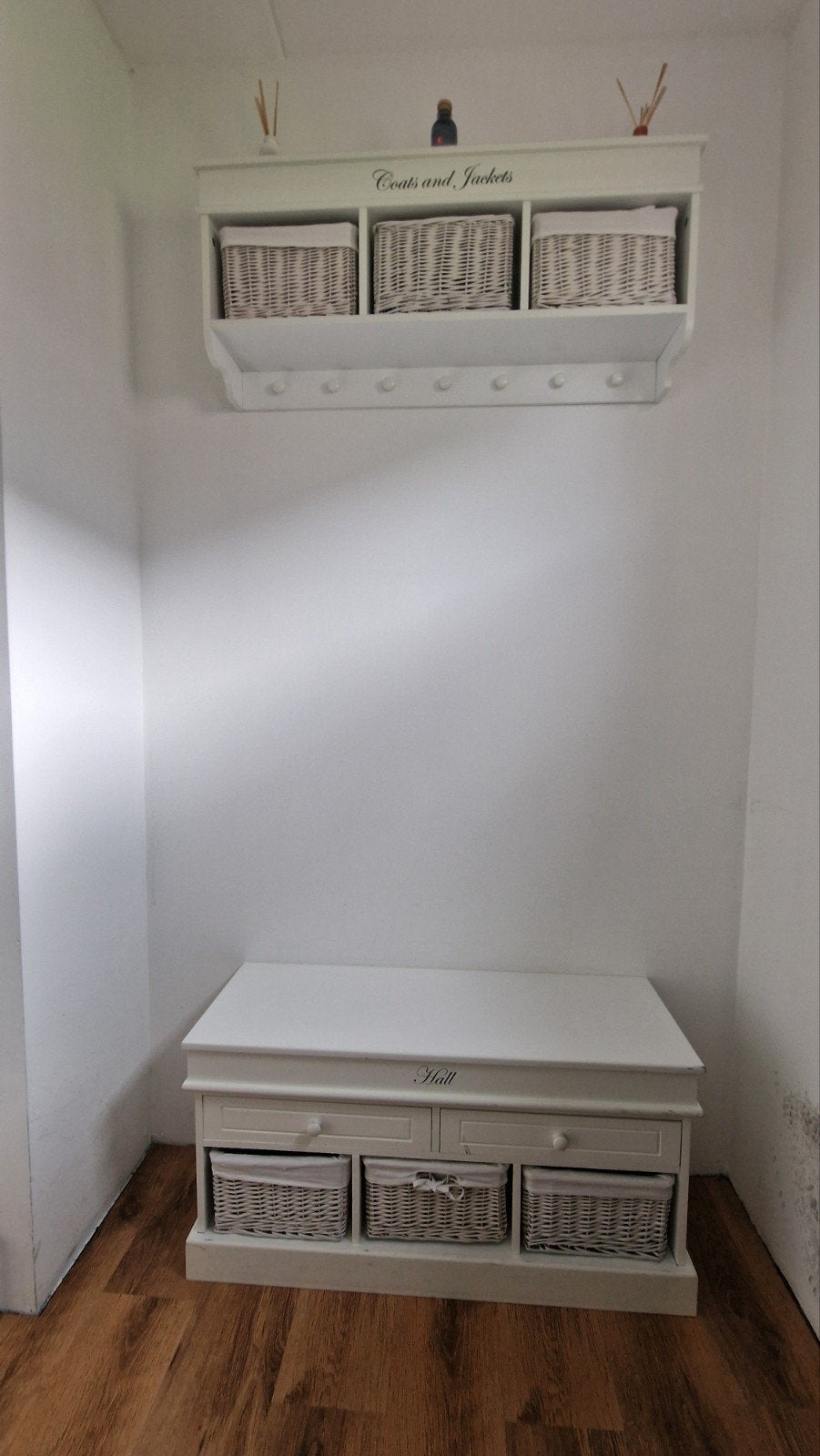 Witte wandkapstok met opbergmanden en bankje/kastje, Gebruikt, Minder dan 100 cm, Hout, Ophalen