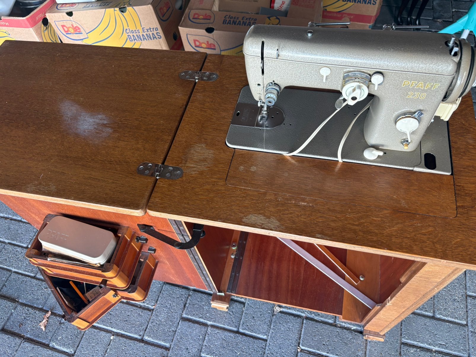 Retro naaimachine in top staat en compleet, Ophalen