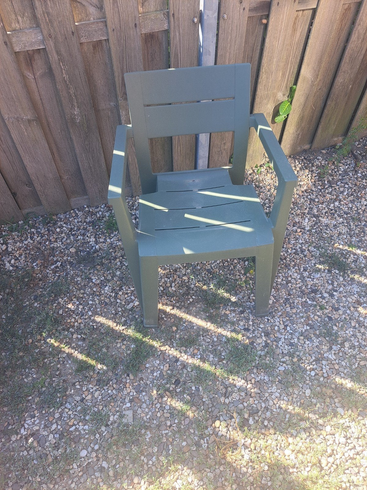 4 stapelbare Keter tuinstoelen - Groen, Ophalen, Zo goed als nieuw, Kunststof, Stapelbaar
