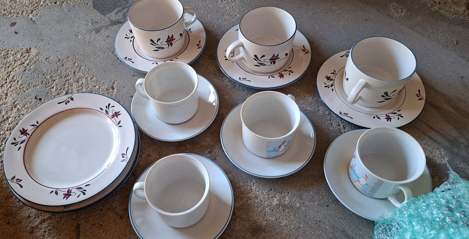 12 delige set kopjes en schotels en isolerende theepot., Ophalen of Verzenden