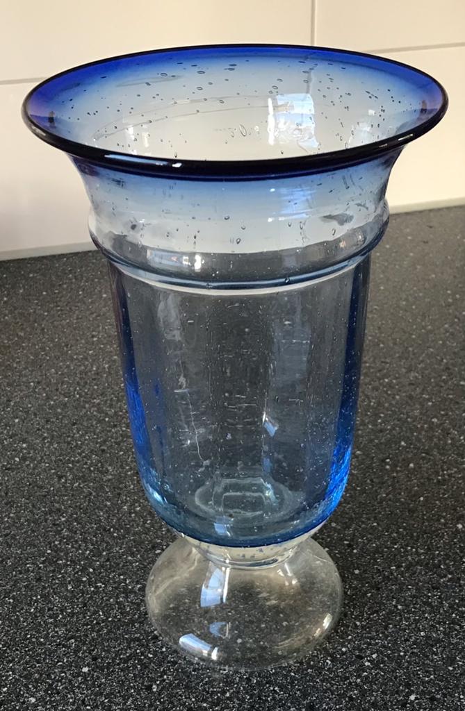 Blauwe vintage vaas glas met bubbels, Ophalen of Verzenden, Zo goed als nieuw, Blauw, Glas