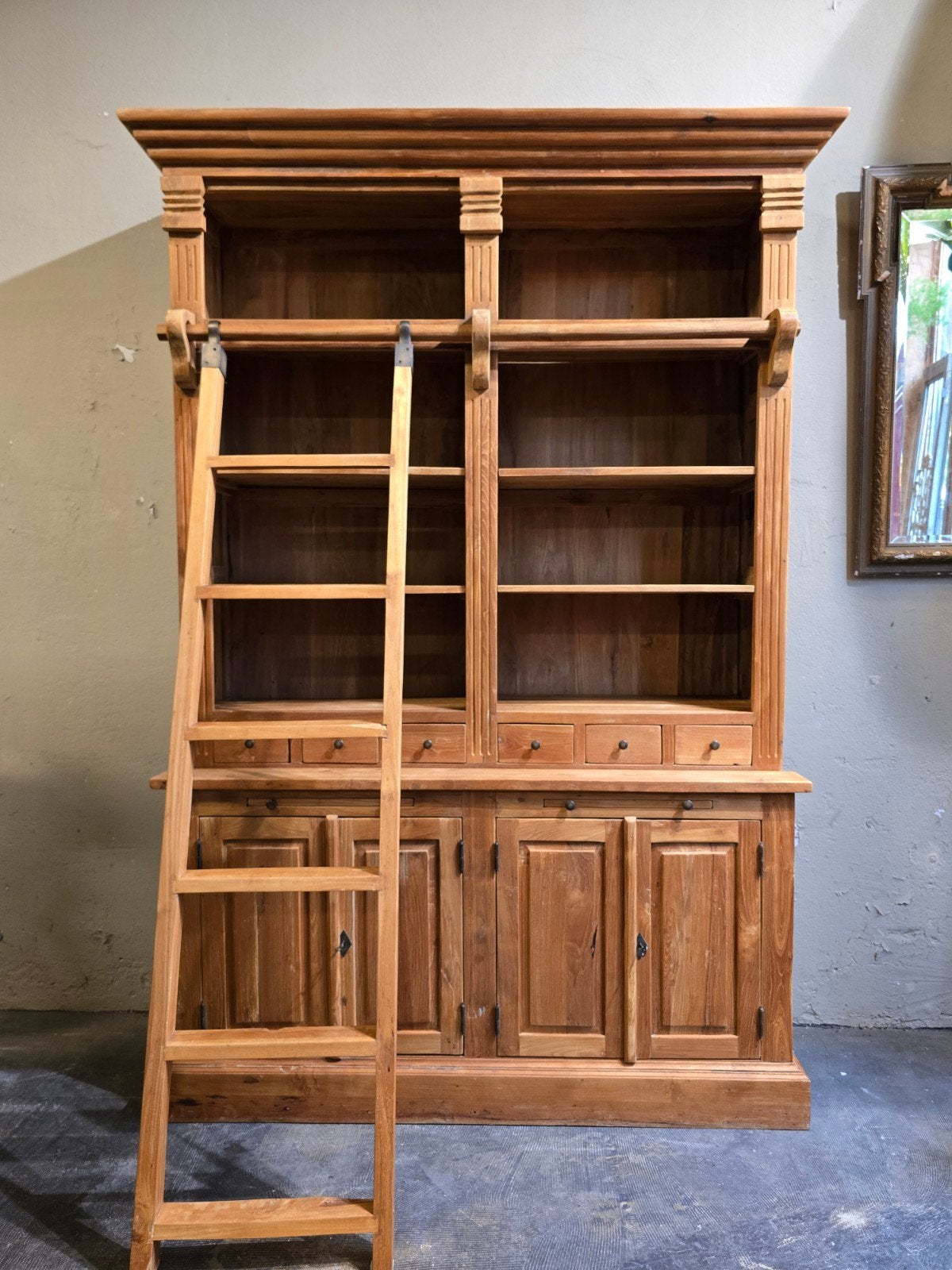 prachtige bibliotheekkast | boekenkast met trapje teakhout, Met deur(en), -onbekend, Gebruikt, 200 cm of meer