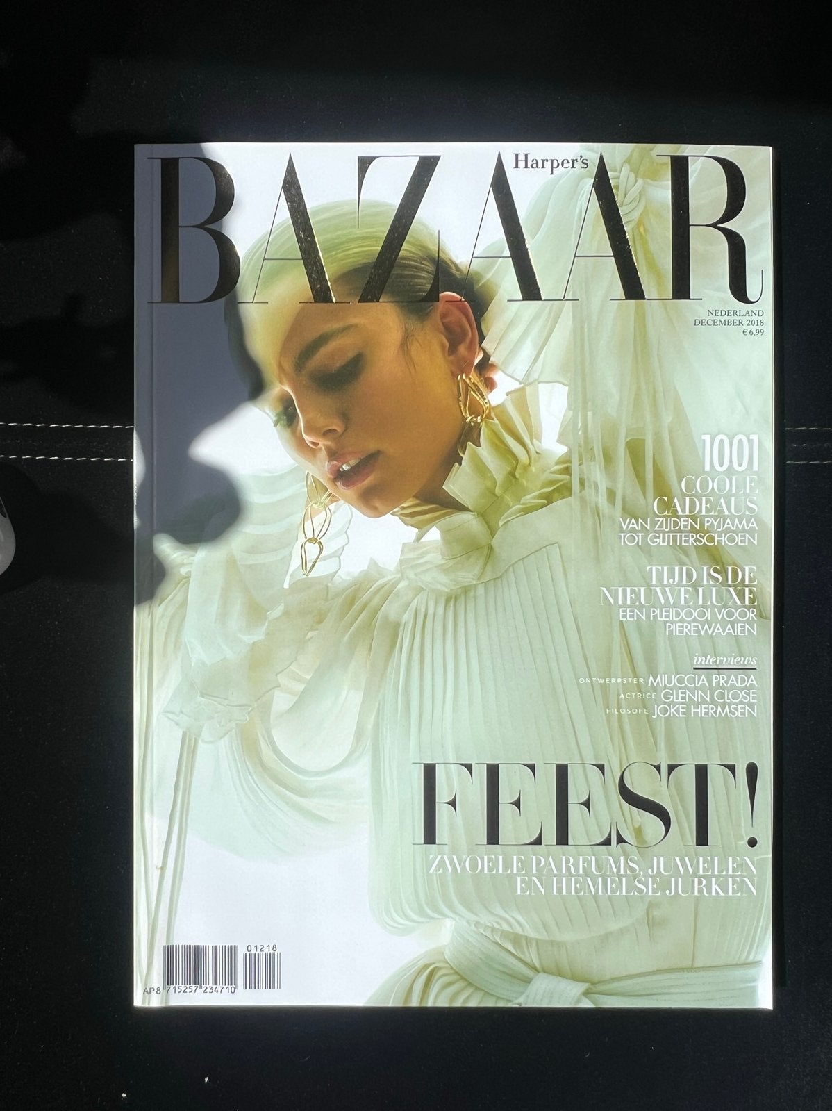 Harper's Bazaar Magazine - December/Januari, Boeken, Ophalen of Verzenden, Zo goed als nieuw, Glossy