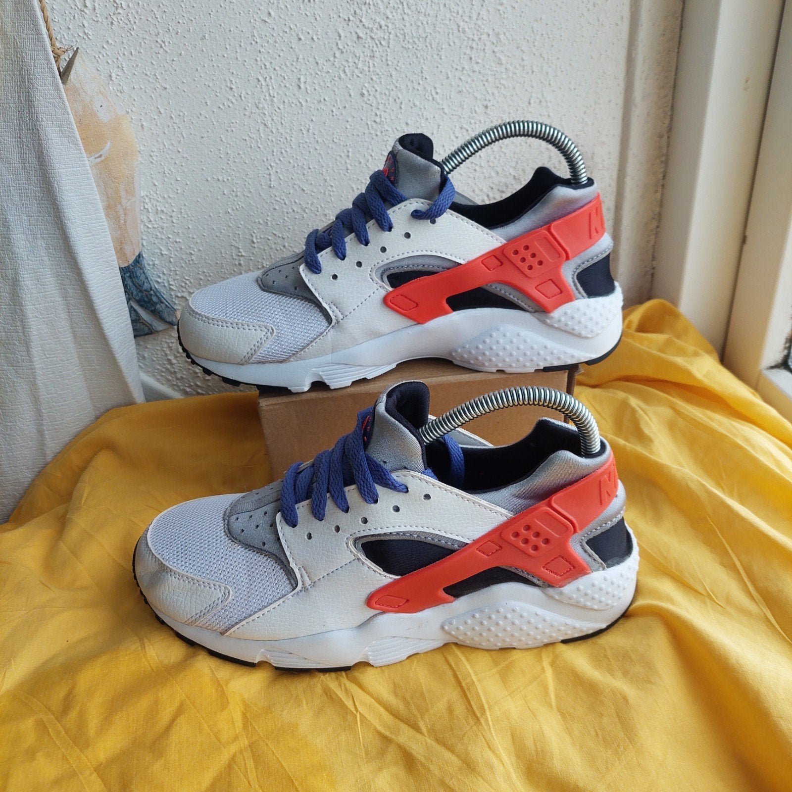 Nike Air Huarache Sneakers White Grey Red Blue – EU 40, Wit, Ophalen of Verzenden, Nike air max, Sneakers of Gympen