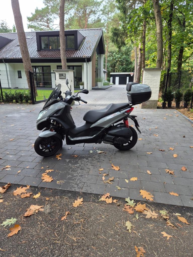 Piaggio MP3 HPE 300 Sport 2022 - Zo goed als nieuw!, Fietsen en Brommers, Scooters | Piaggio, Ophalen of Verzenden