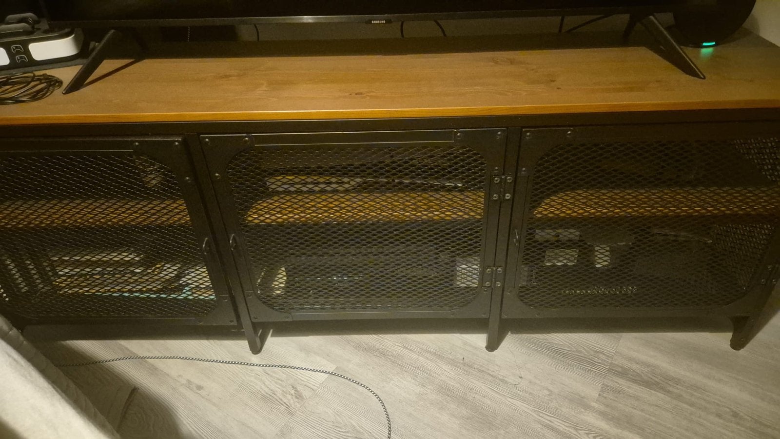Industriële TV-meubel/dressoir met gaasdeuren, Ophalen, Gebruikt, 100 tot 150 cm, Minder dan 100 cm