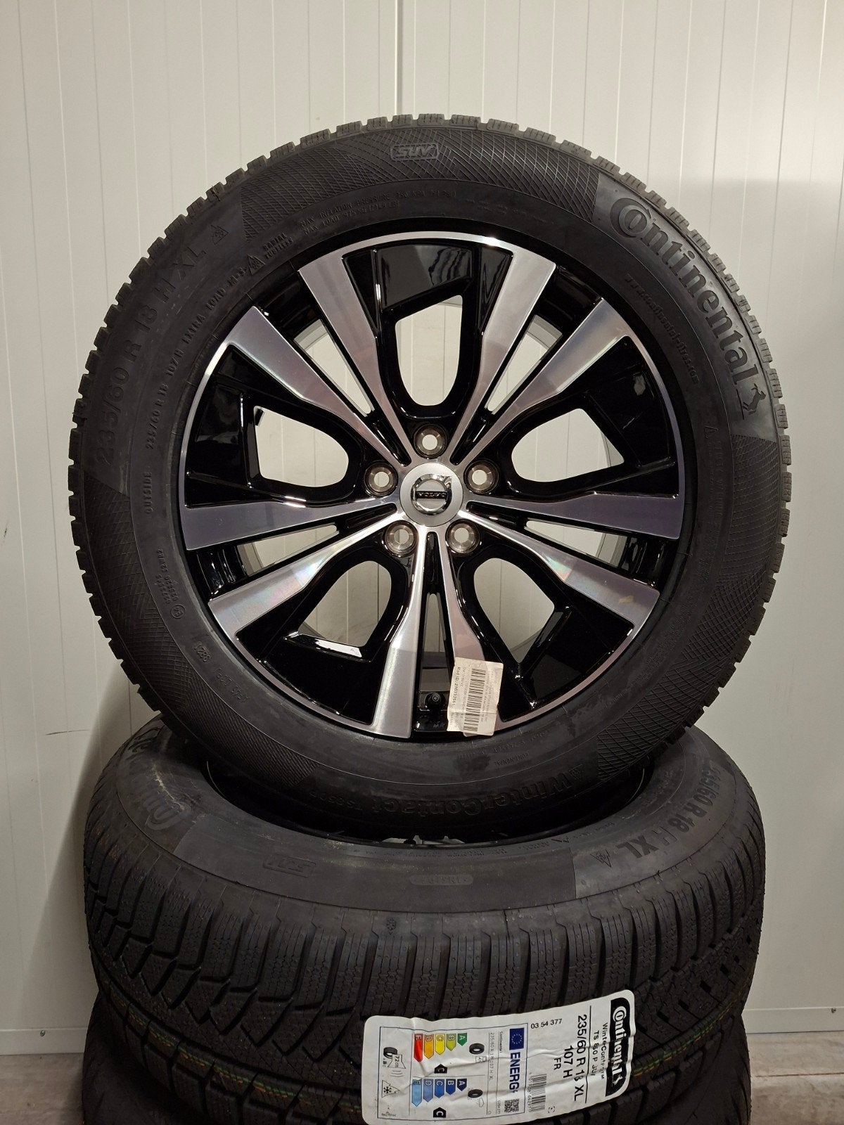 18' Volvo XC60 Velgen met winterbanden NIEUW Origineel, 18 inch, Banden en Velgen, Nieuw, 235 mm