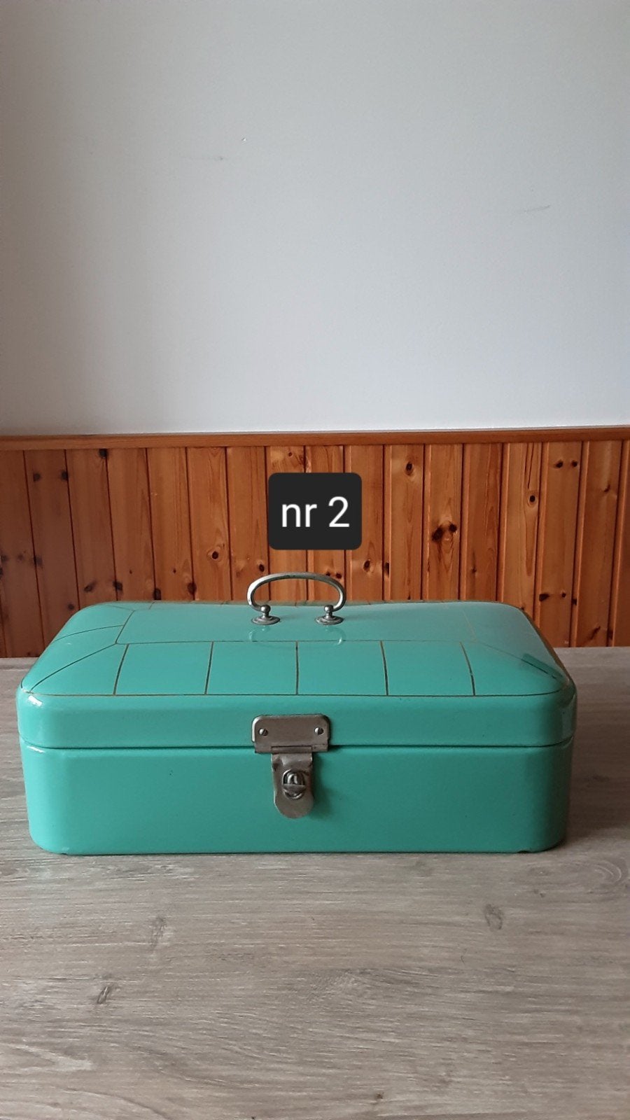 EMAILLE MINTGROENE BROODTROMMEL MET GOUDEN STREPEN., Ophalen of Verzenden