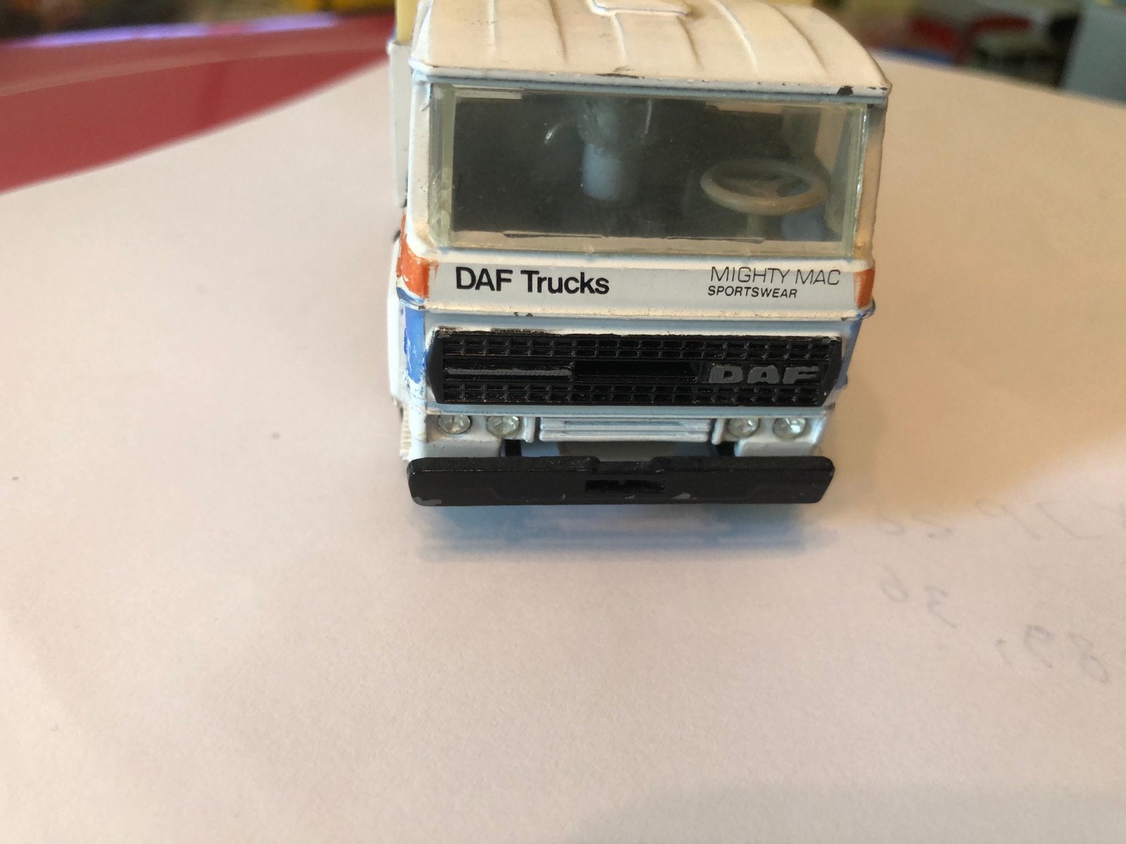 DAF 2300 KANTEL CABINE MIGHTY MAC 304 JUNI MAAND 15% KORTING, Hobby en Vrije tijd, Modelauto's | 1:50, Ophalen of Verzenden, Zo goed als nieuw