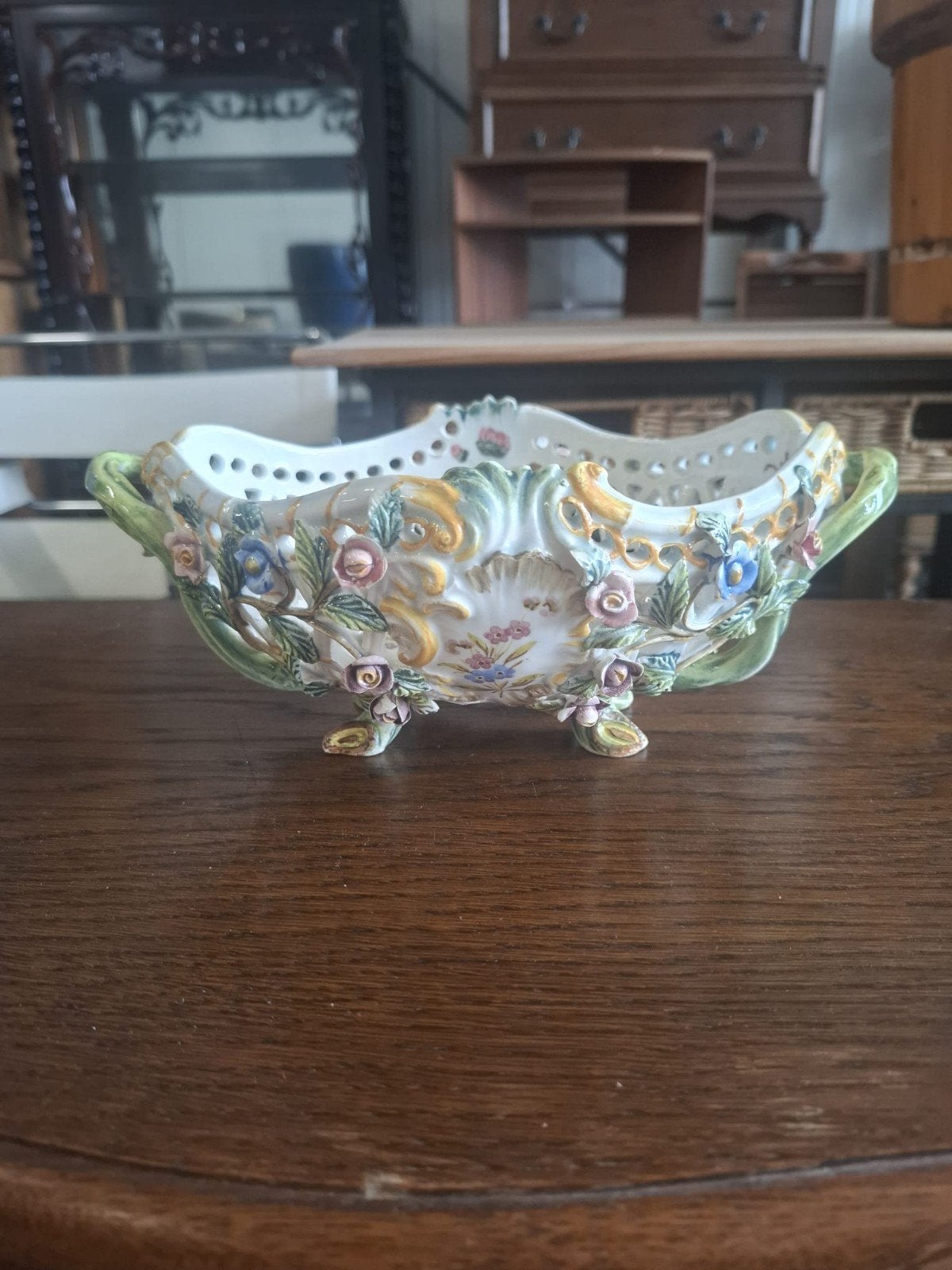 Decoratieve Aardewerken Schaaltje met Bloemen en Handvatten, Verzenden